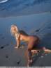 Victoria Kruz голая красотка на песке (16 фото)