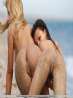 Красивые голые девушки на пляже (14 фото)